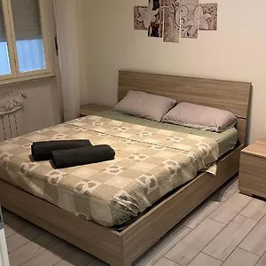  Appartamento Modern Two Bedroom In Stadio Italia